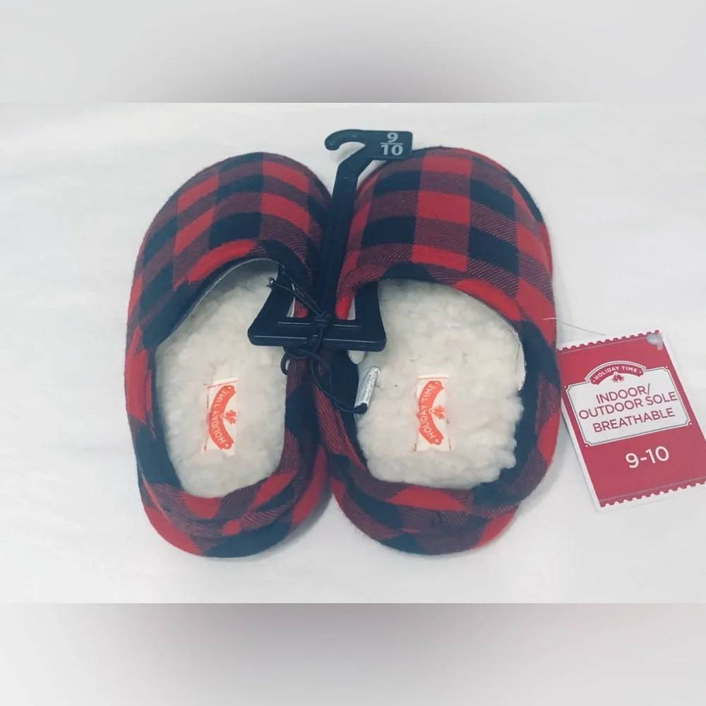Toddler’s Slipper outdoor indoor sole Breathable plaid Red. 9-10